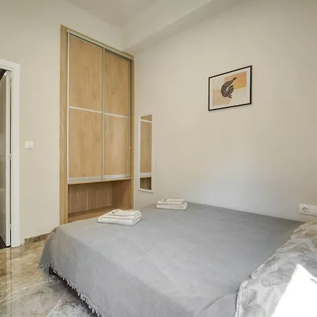 Apartment Cosy And Stylish Downtown 4th Floor